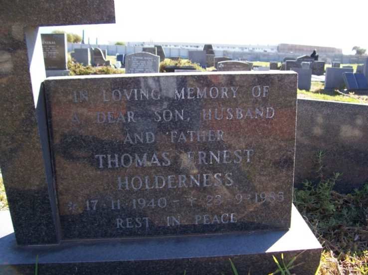 HOLDERNESS Thomas Ernest 1940-1985