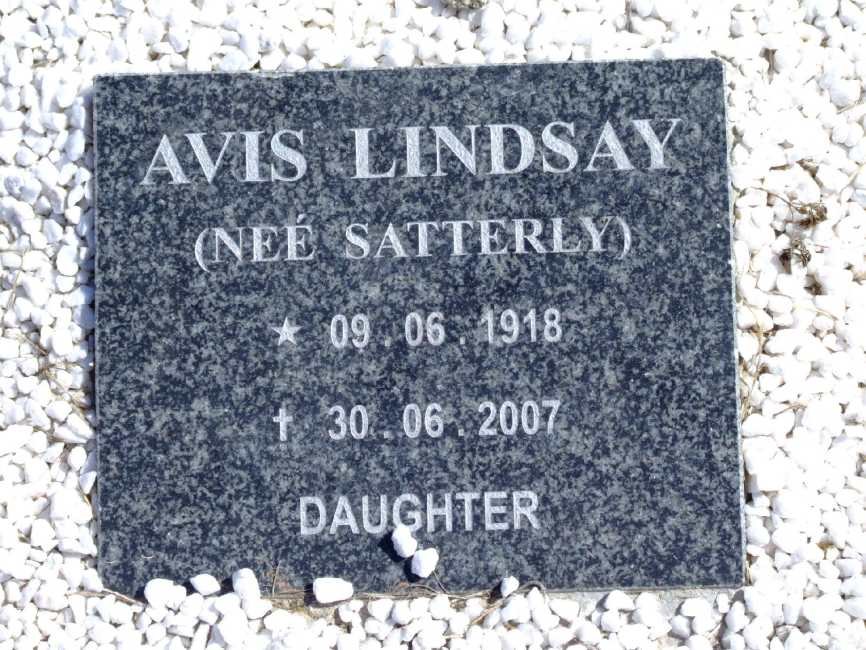 LINDSAY Avis nee SATTERLY 1918-2007
