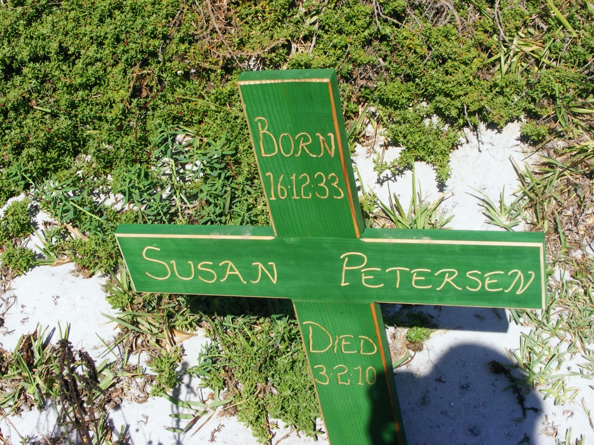 PETERSEN Susan 1933-2010