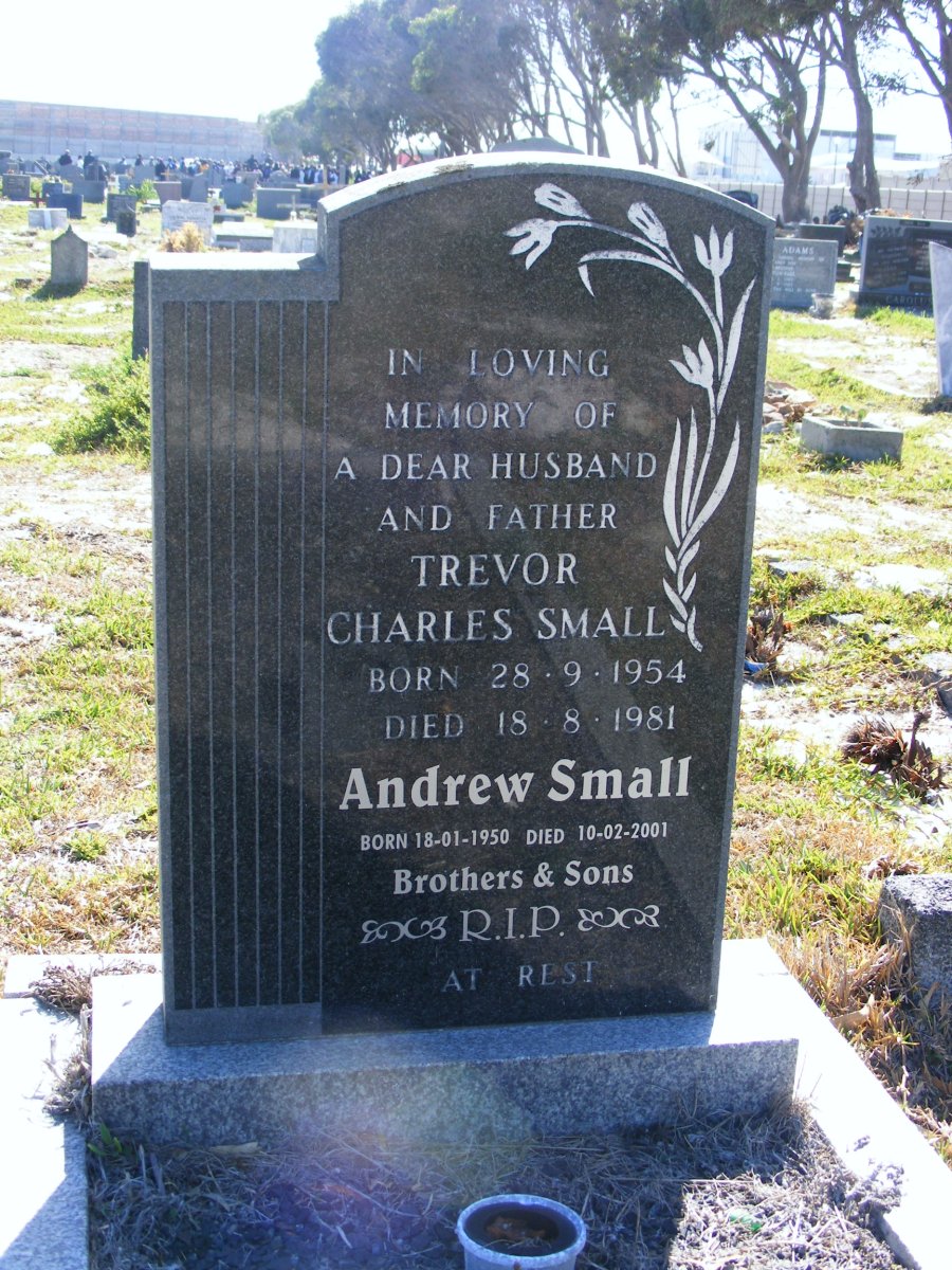 SMALL Andrew 1950-2001 :: SMALL Trevor Charles 1954-1981