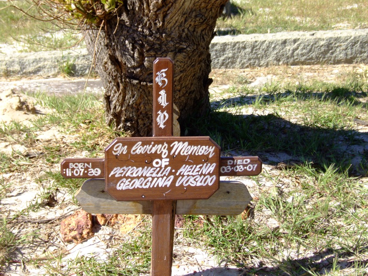 VOSLOO Petronella Helena Georgina 1939-2007