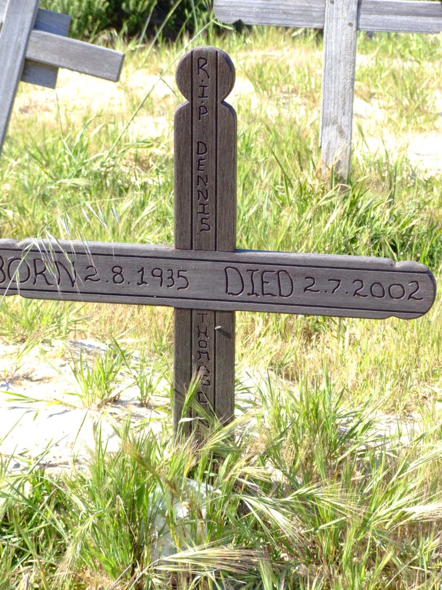 DANIELS Dennis Thomas 1935-2002