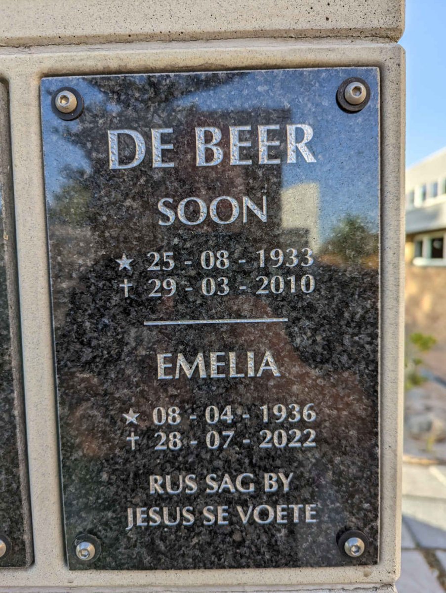 BEER Soon, de 1933-2010 &amp; Emelia 1936-2022