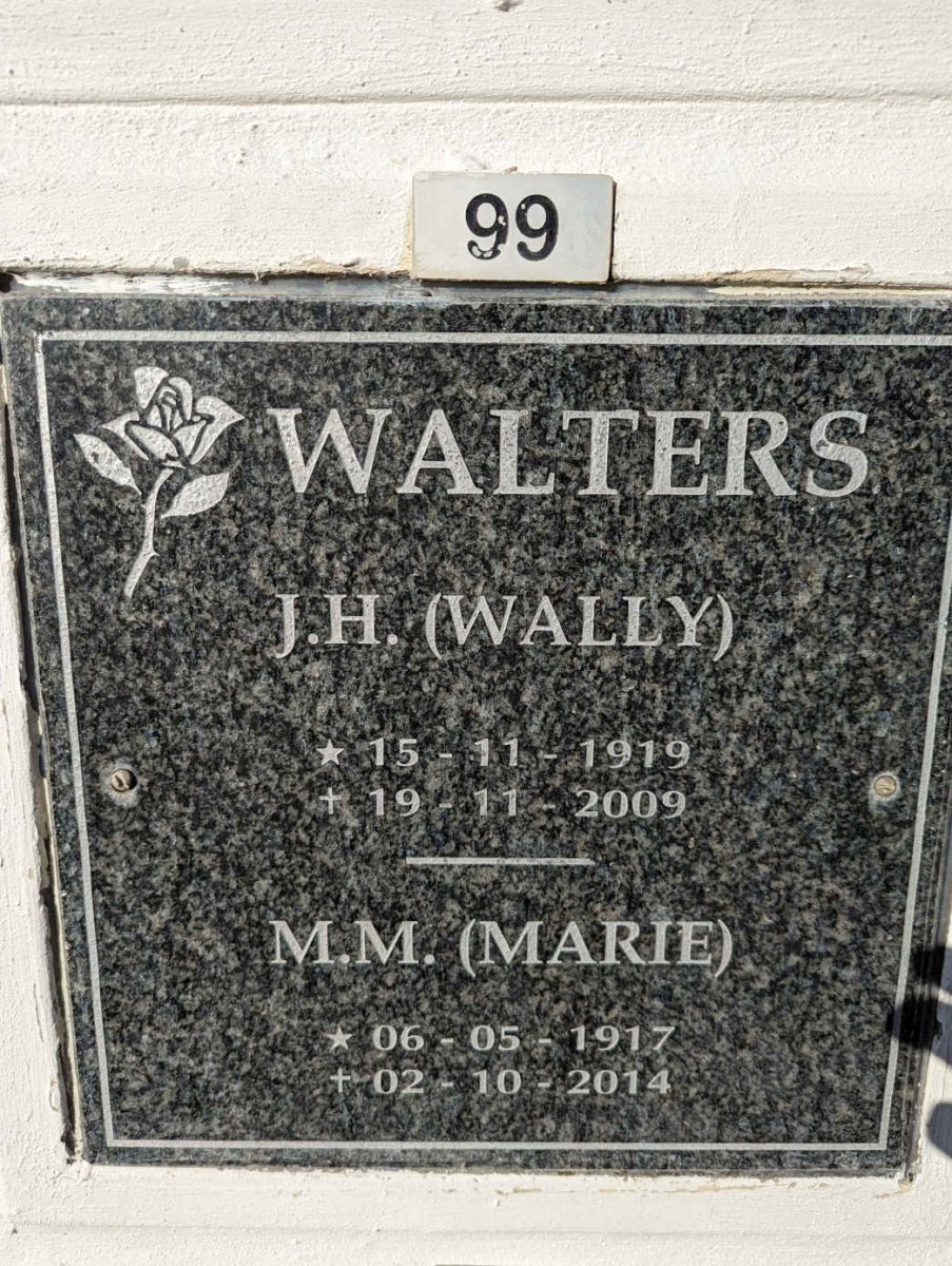 WALTERS J.H. 1919-2009 &amp; M.M. 1917-2014
