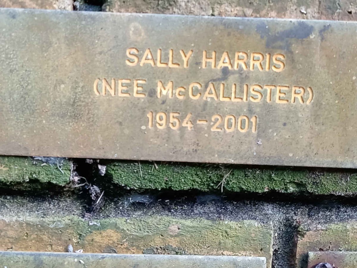 HARRIS Sally nee McCALLISTER 1954-2001