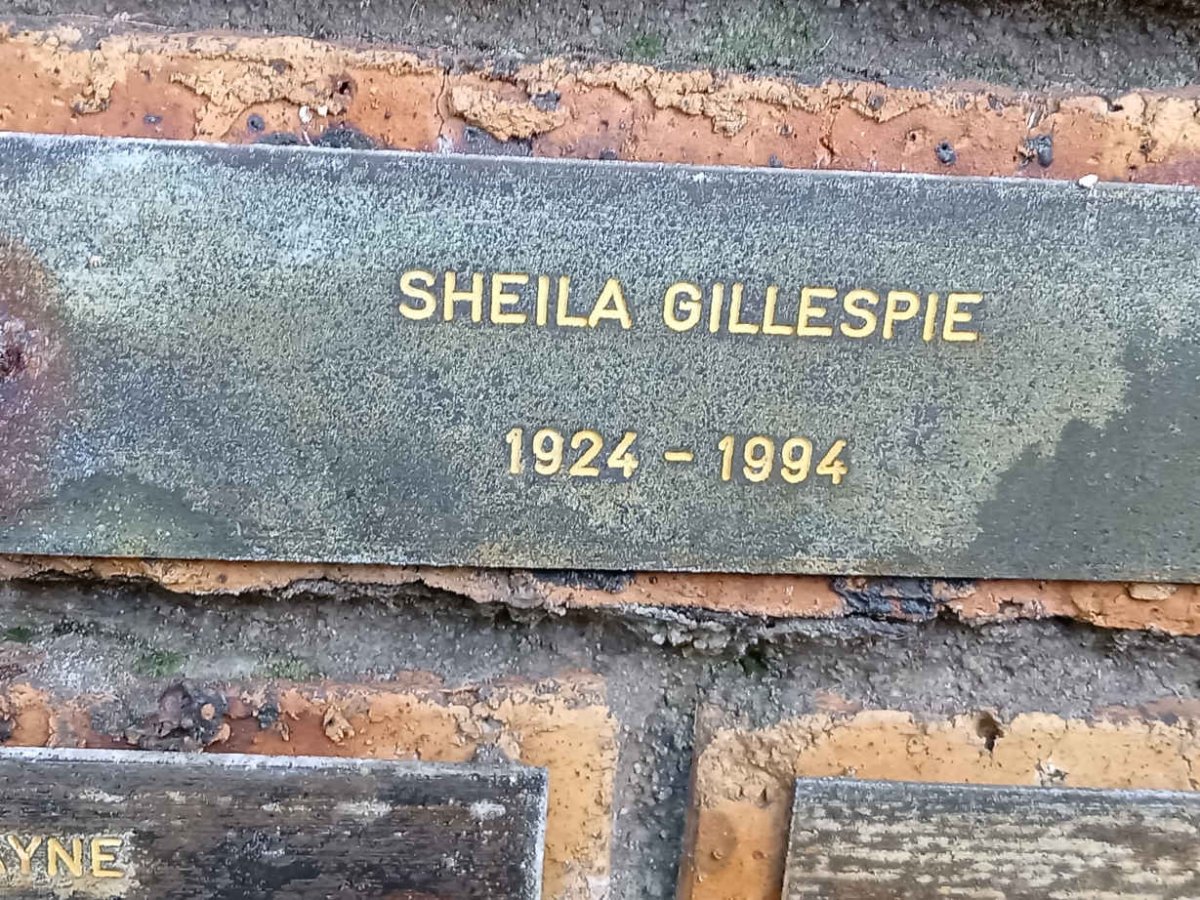 GILLESPIE Sheila 1924-1994