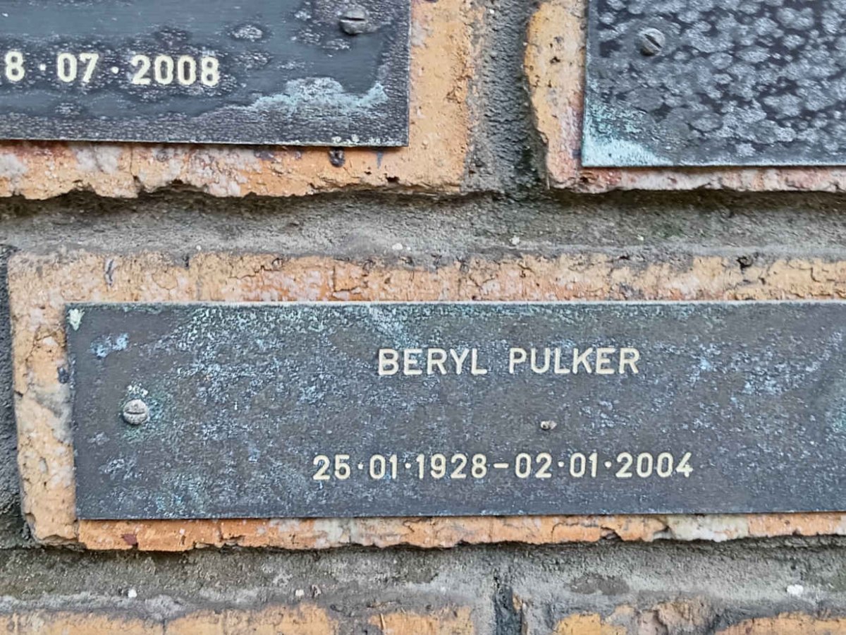 PULKER Beryl 1928-2004