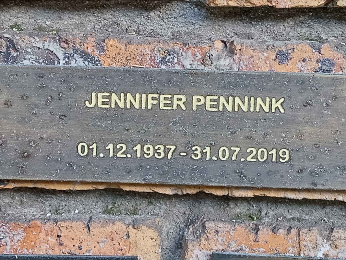 PENNINK Jennifer 1937-2019