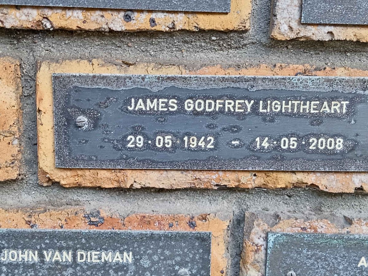 LIGHTHEART James Godfrey 1942-2008