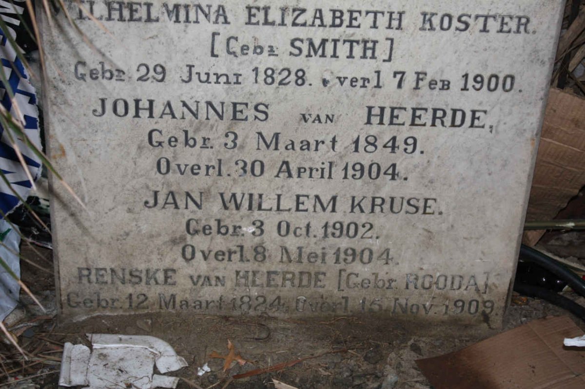 KOSTER Wilhelmina Elizabeth nee SMITH 1828-1900 :: HEERDE Johannes, van 1849-1904 :: HEERDE Renske, van nee ROODA 1824-1909