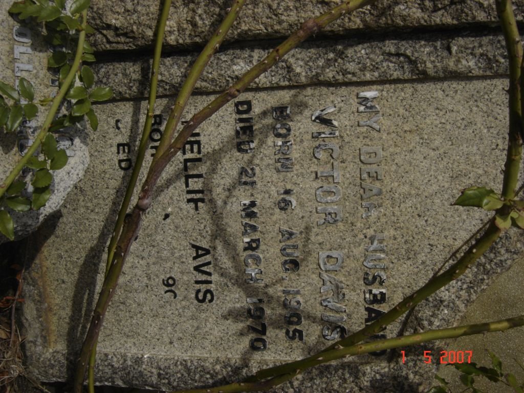 DAVIS Victor 1905-1970 &amp; Nellie ??-??