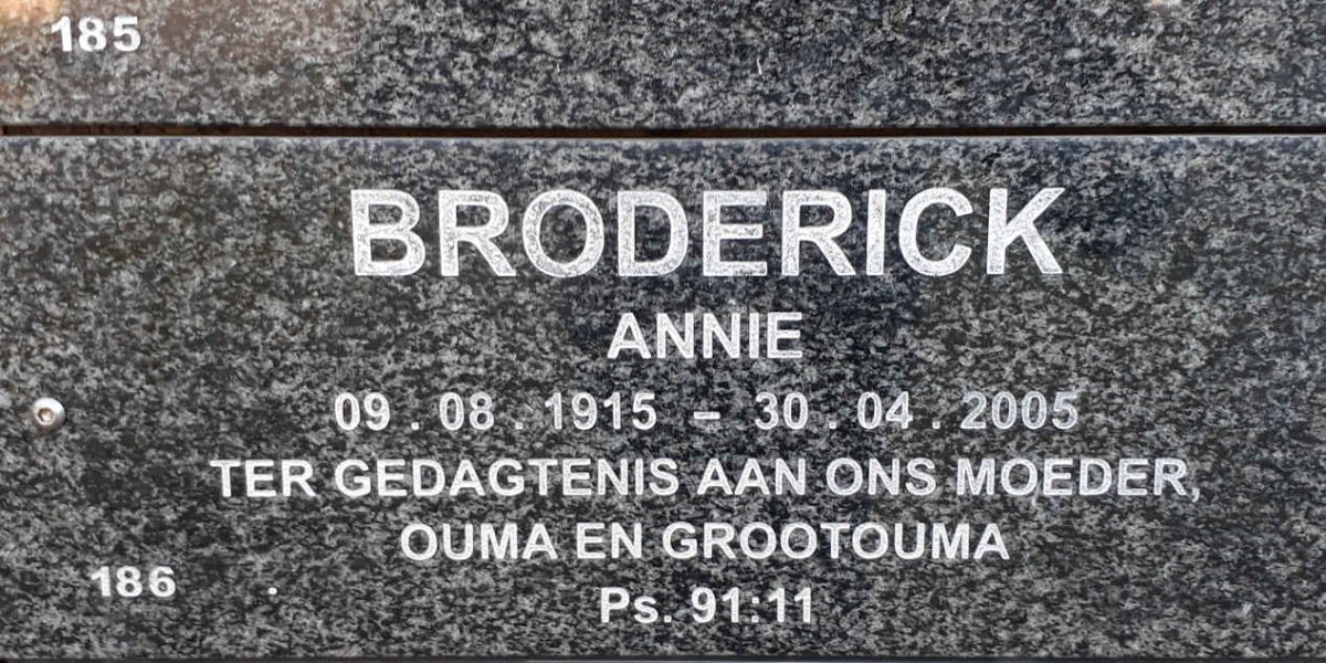 BRODERICK Annie 1915-2005