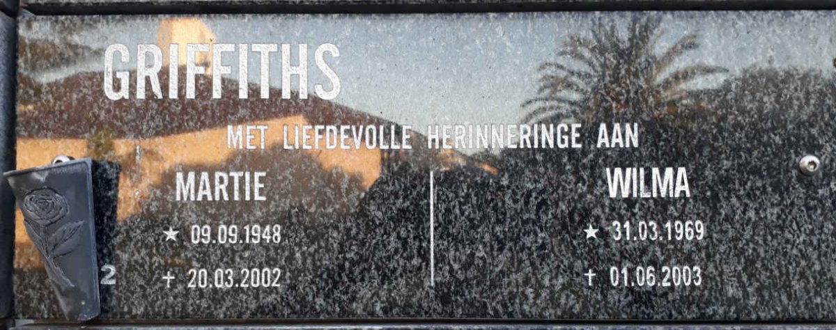 GRIFFITHS Martie 1948-2002 :: GRIFFITHS Wilma 1969-2003