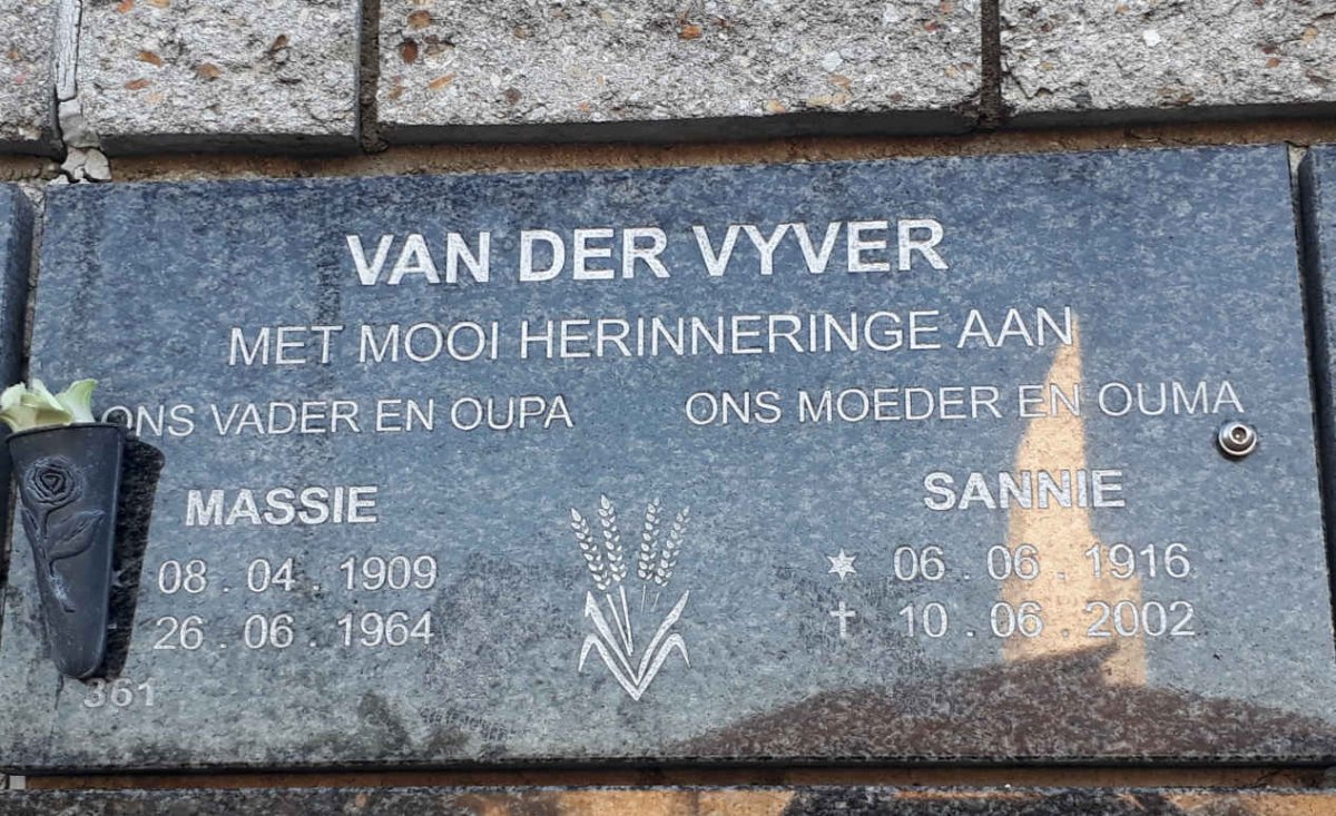 VYVER Massie, van der 1909-1964 &amp; Sannie 1916-2002