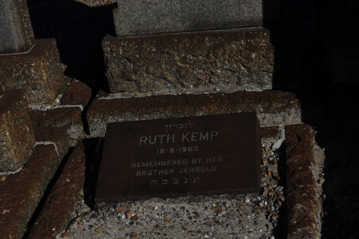 KEMP Ruth -1962