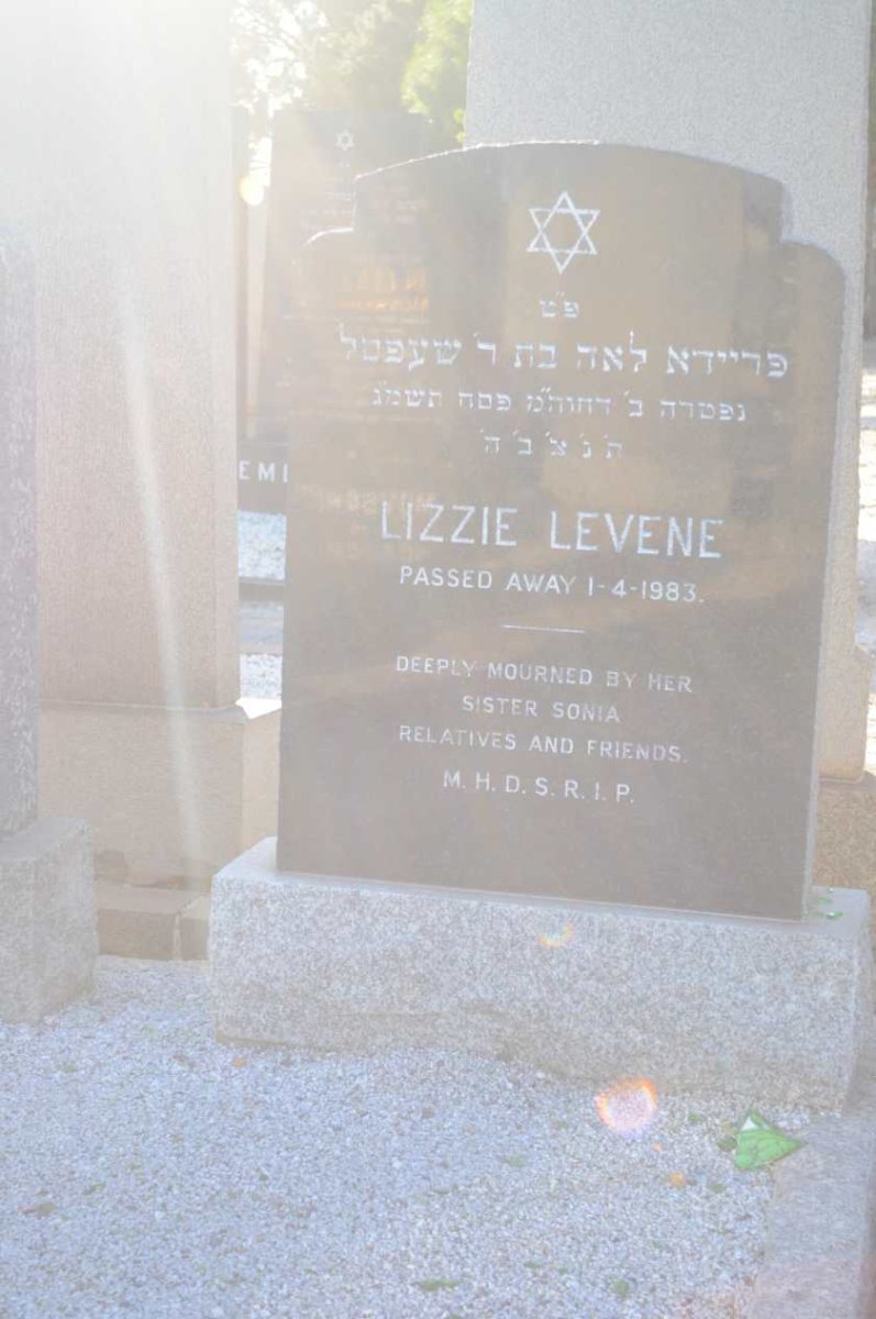 LEVENE Lizzie -1983