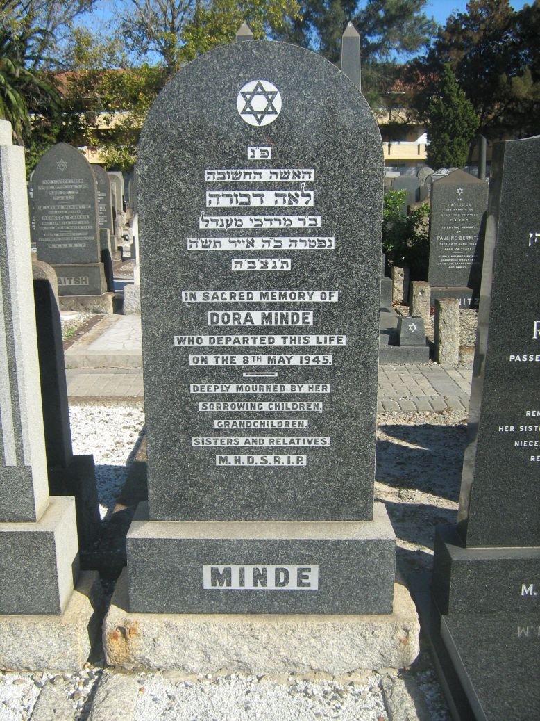 MINDE Dora -1945