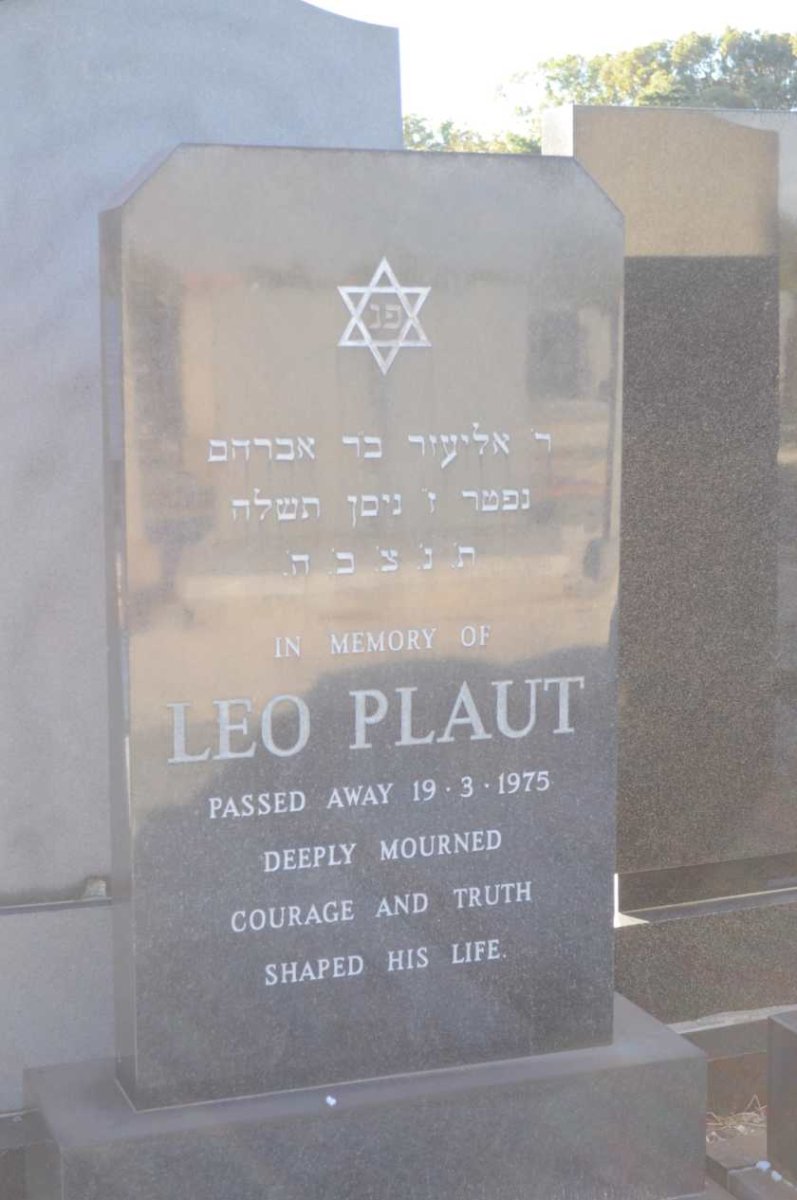 PLAUT Leo -1975