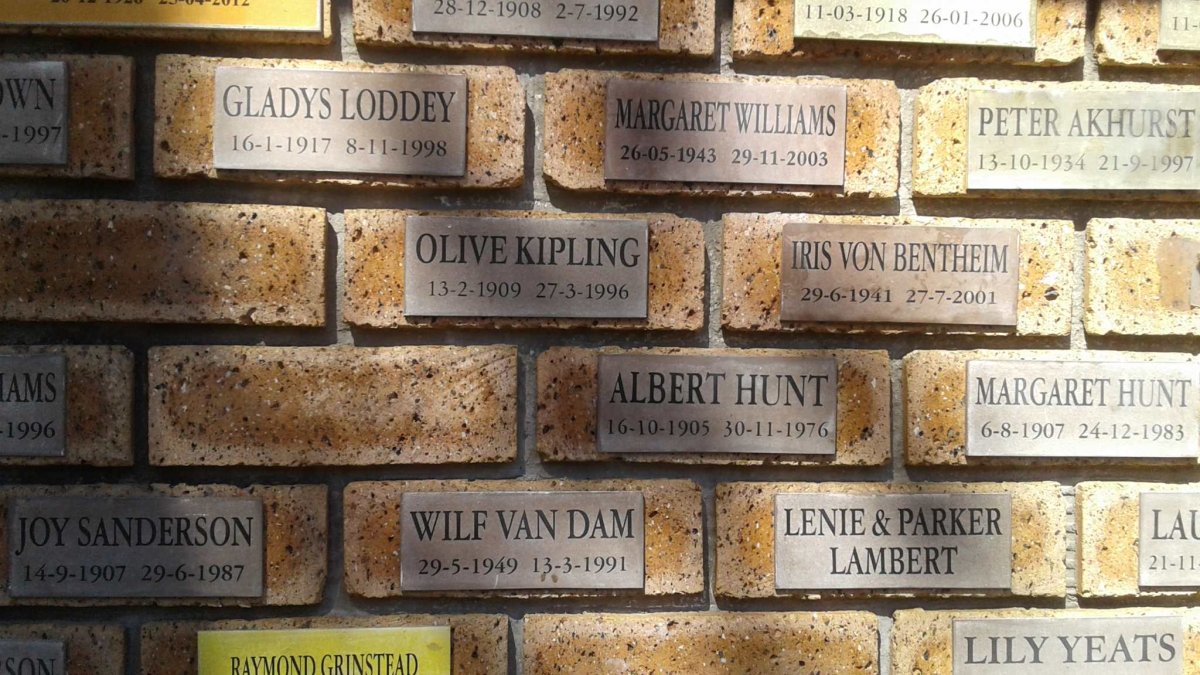 LODDEY :: WILLIAMS :: KIPLING :: VON BENTHEIM :: HUNT :: SANDERSON :: VAN DAM :: LAMBERT