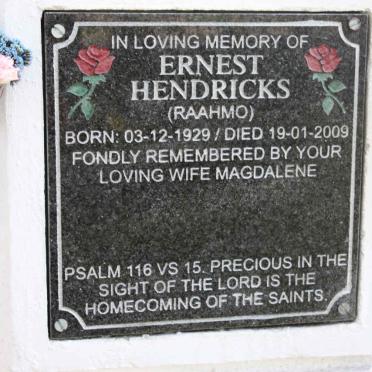 HENDRICKS Ernest 1929-2009