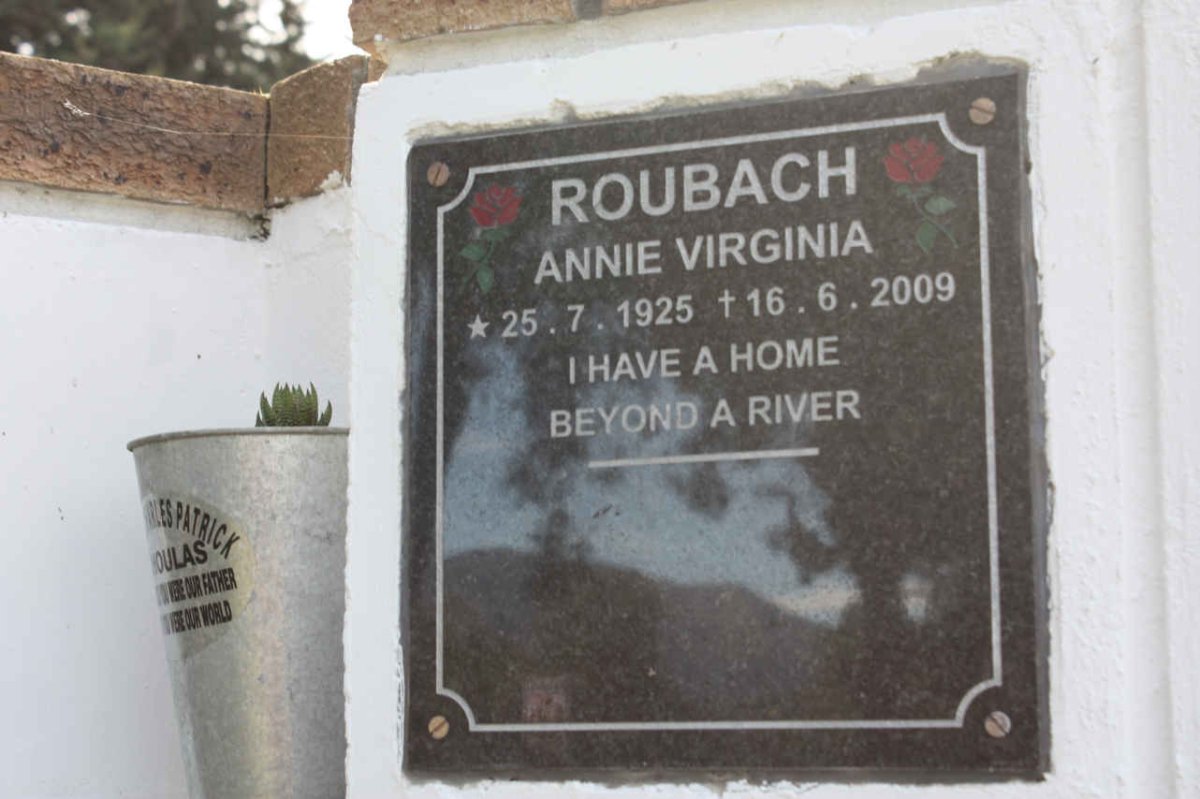 ROUBACH Annie Virginia 1925-2009