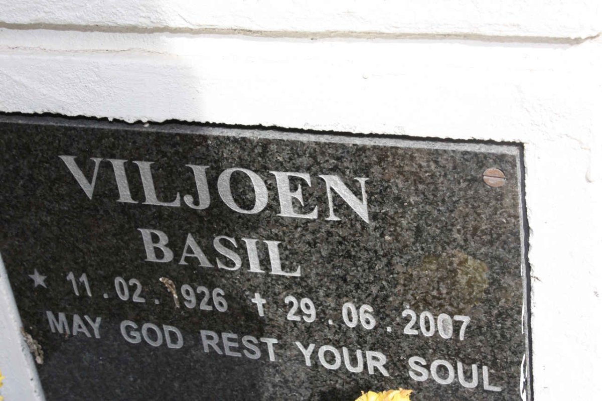 VILJOEN Basil 1926-2007