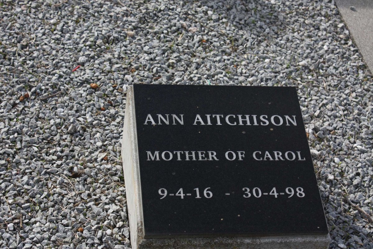 AITCHISON Ann 1916-1998