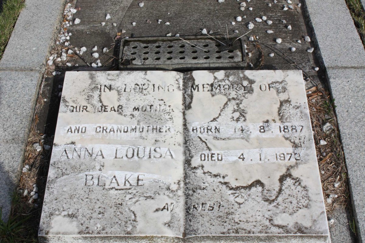BLAKE Anna Louisa 1887-1973