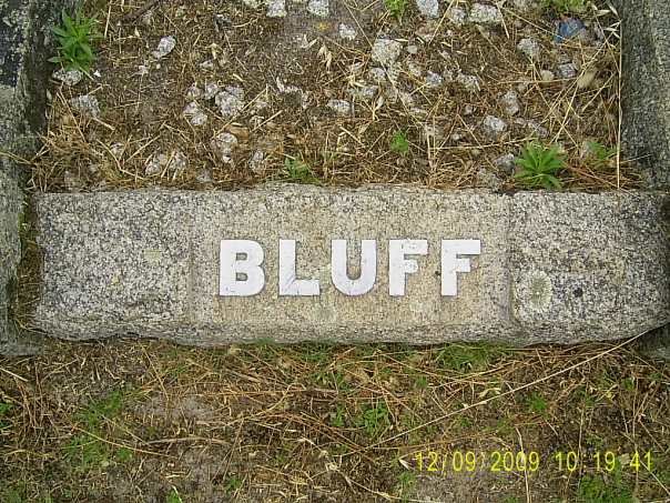 BLUFF ?