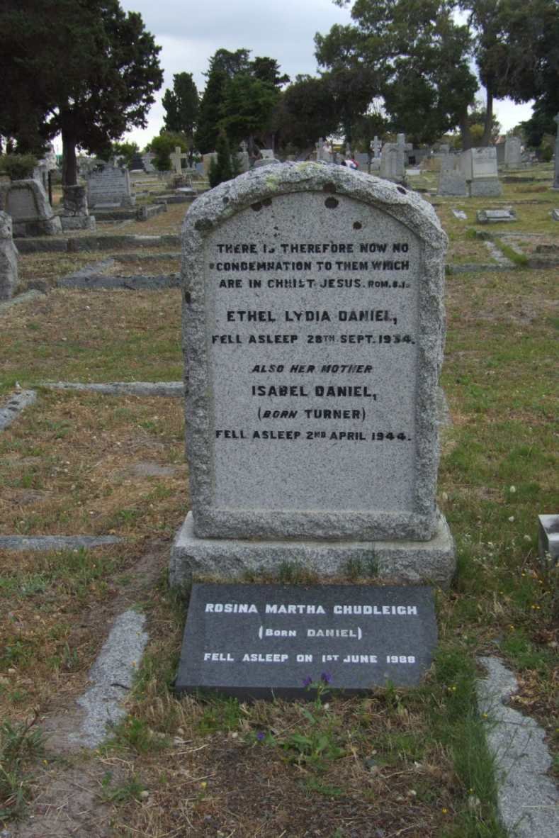 DANIEL Isabel nee TURNER -1944 :: DANIEL Ethel Lydia -1934 :: CHUDLEIGH Rosina Martha nee DANIEL -1988