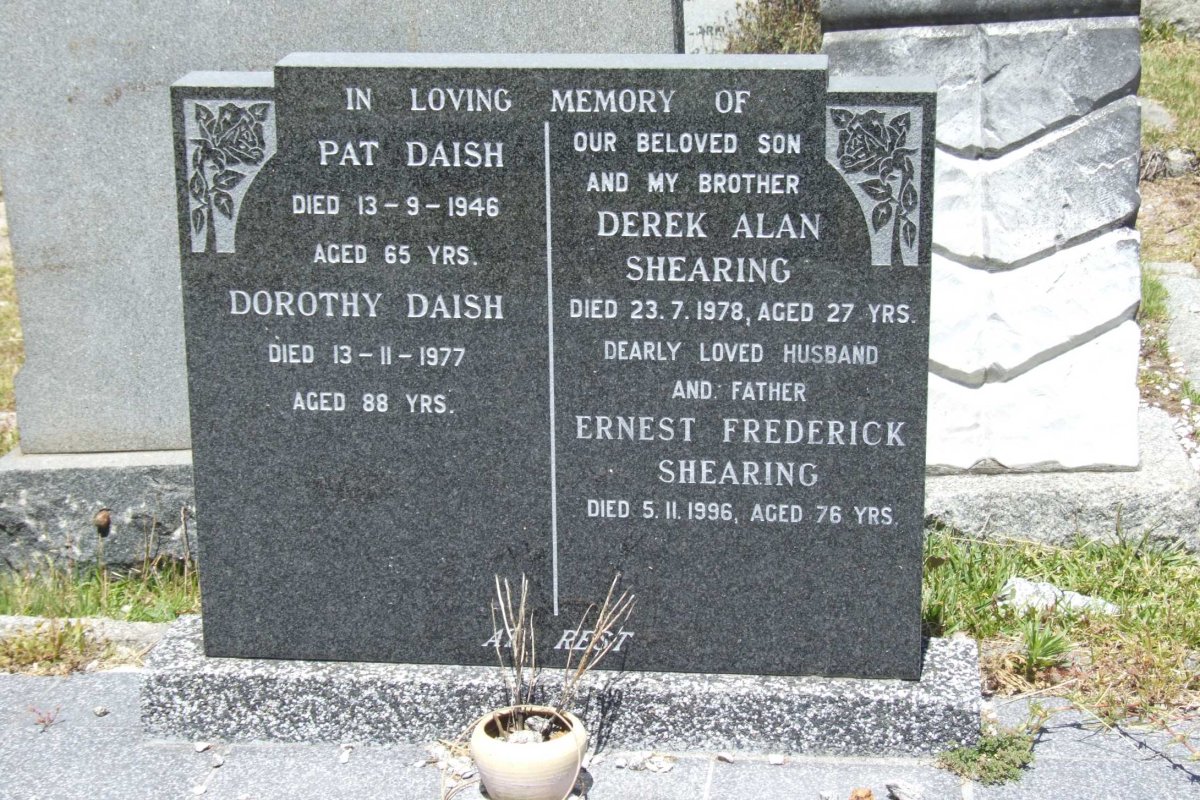 DAISH Pat -1946 :: DAISH Dorothy -1977 :: SHEARING Ernest Frederick -1996 :: SHEARING Derek Alan -1978