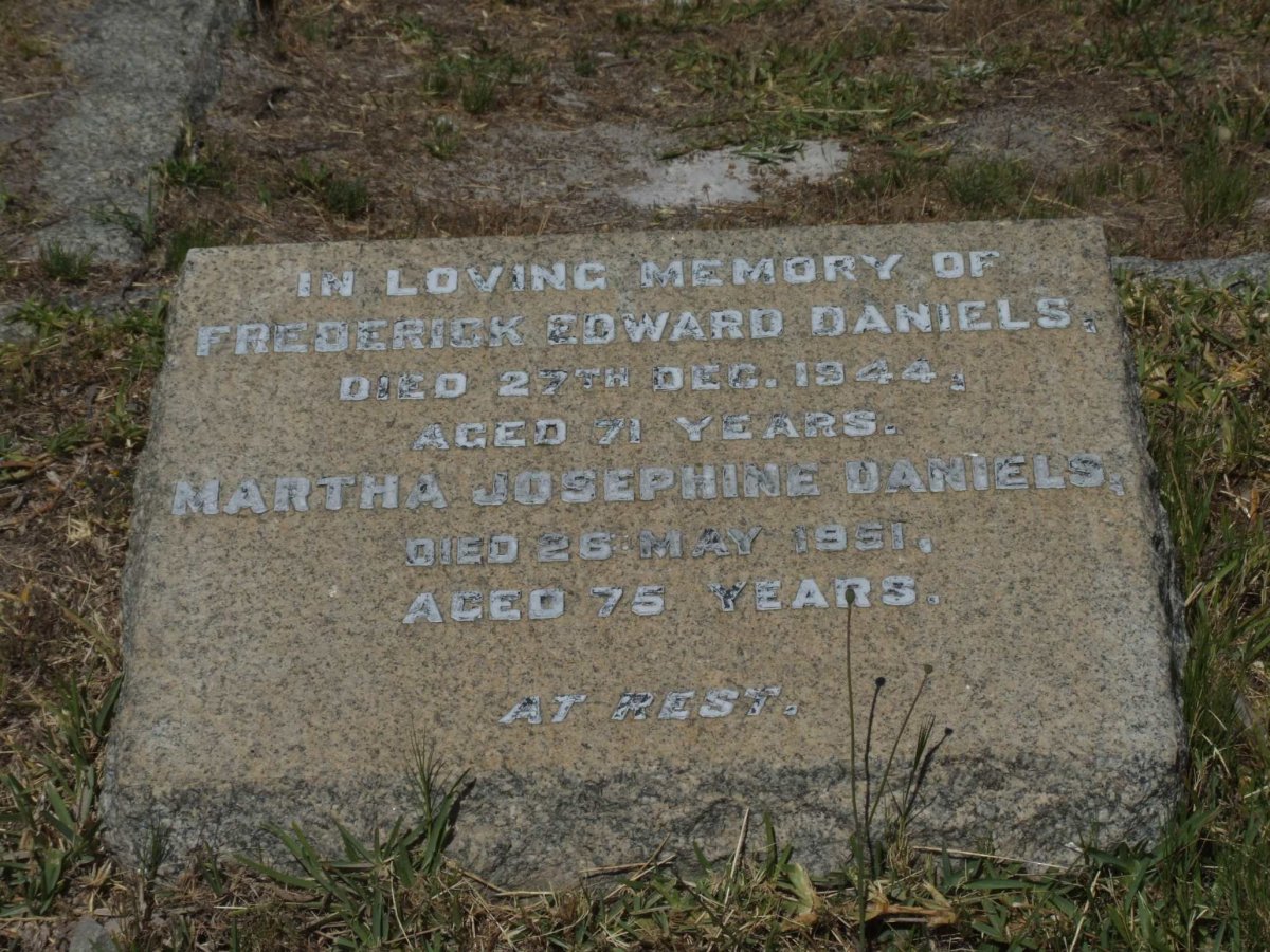 DANIELS Frederick Edward -1944 &amp; Martha Josephine -1951