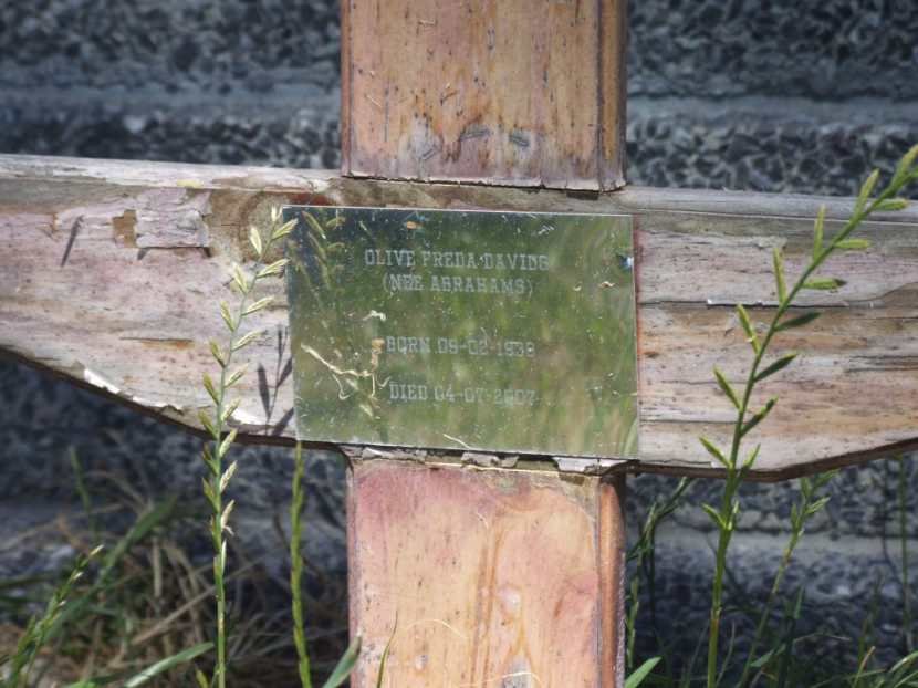 DAVIDS Olive Freda nee ABRAHAMS 1938-2007