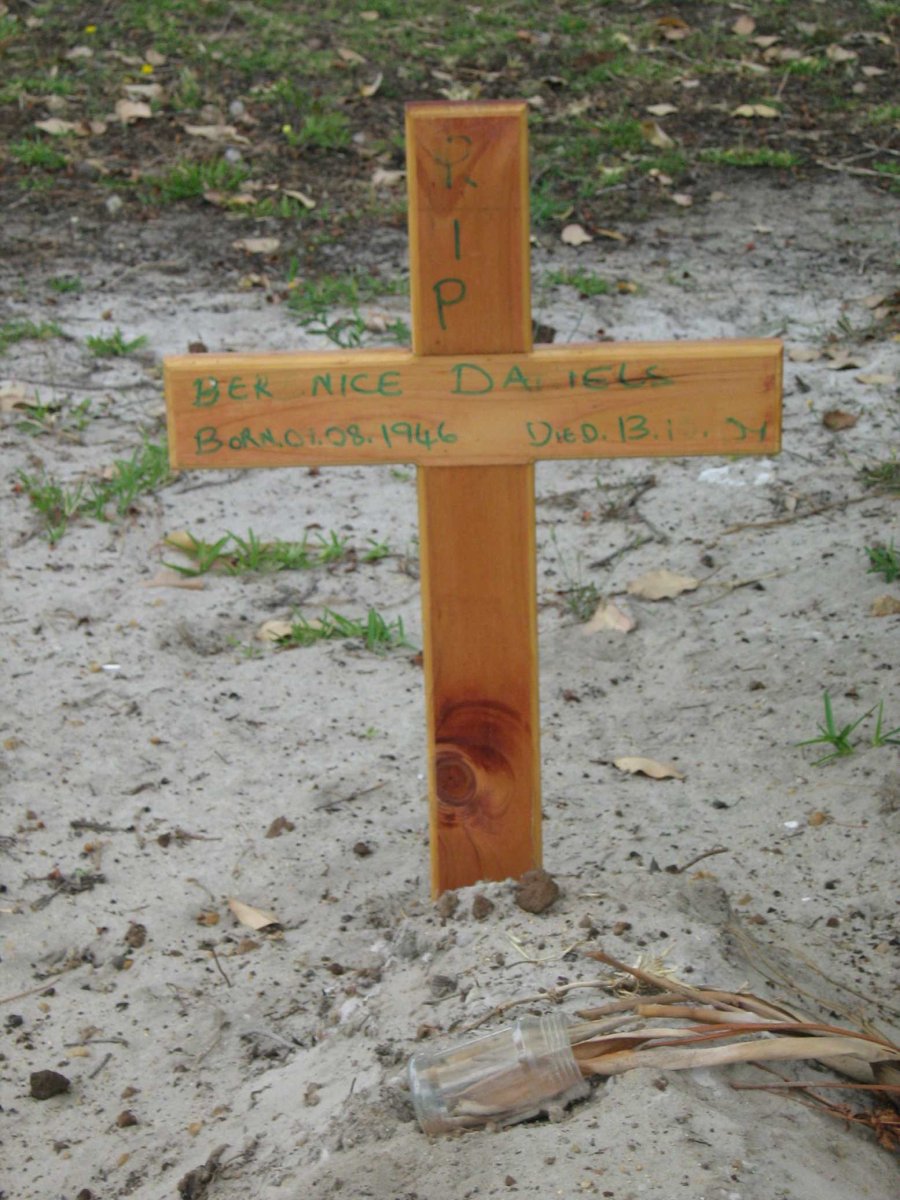 DANIELS Berenice 1946-2009