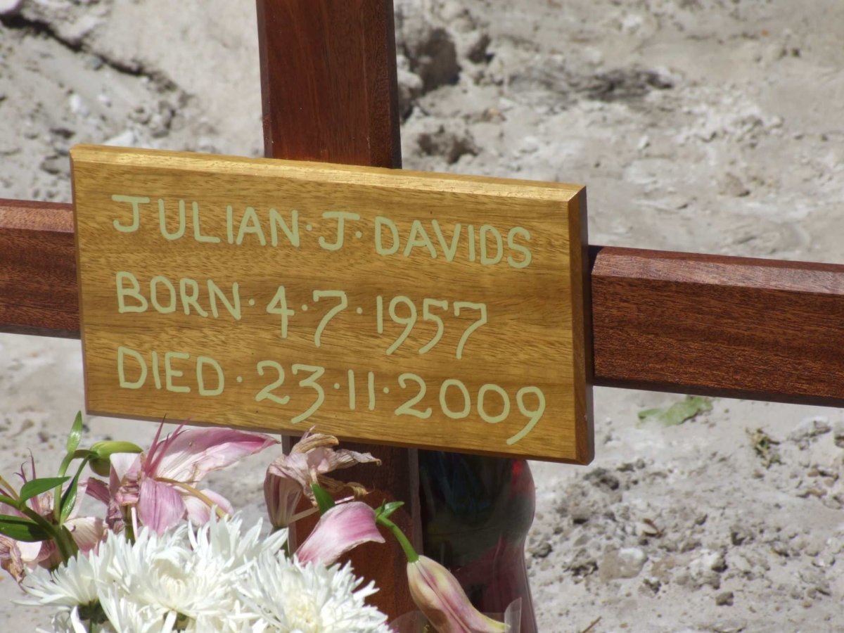 DAVIDS Julian J. 1957-2009