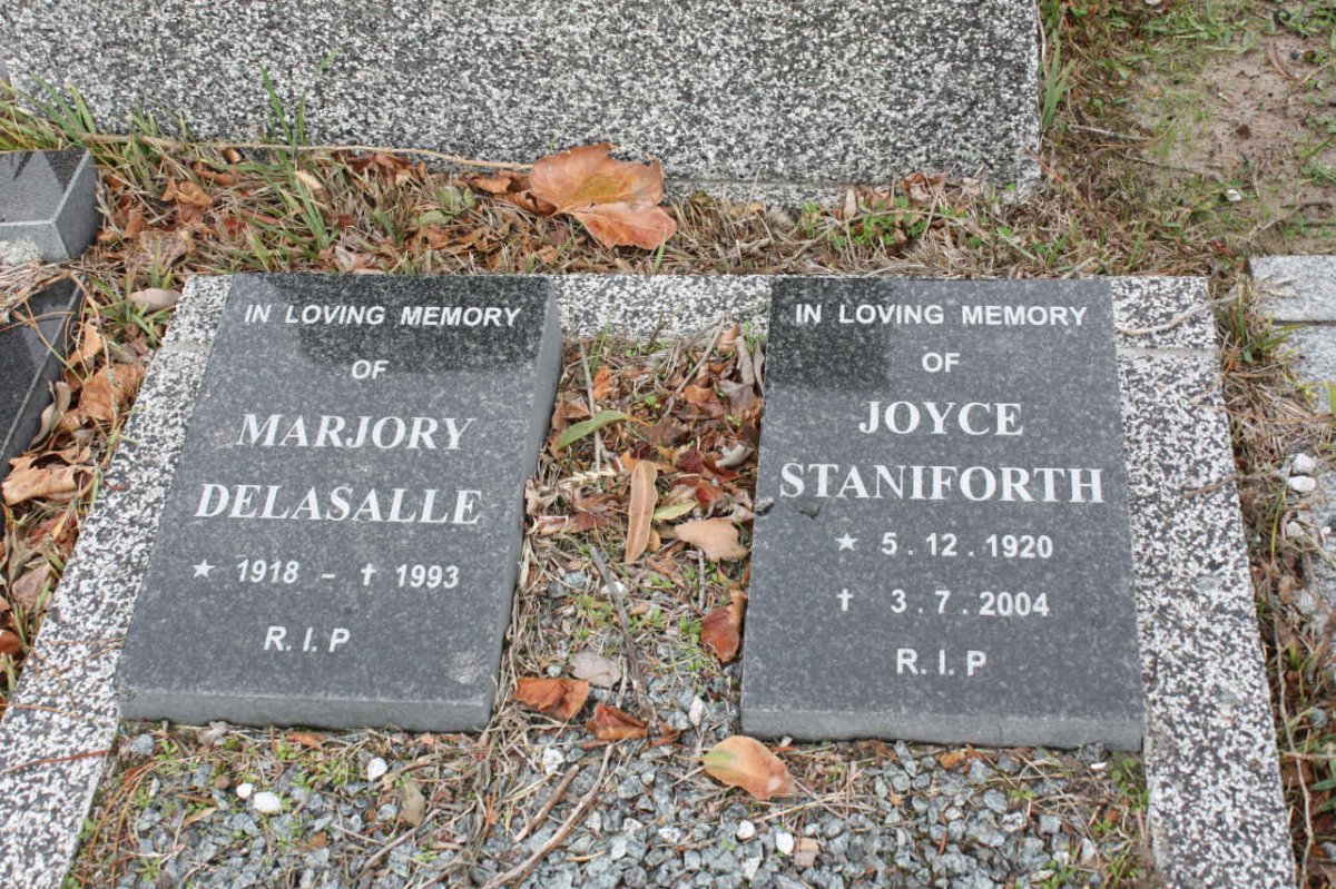 DELASALLE Marjory 1918-1993 :: STANIFORTH Joyce 1920-2004