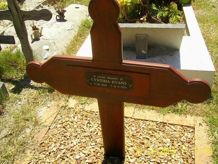 EVANS Cynthia 1939-2004