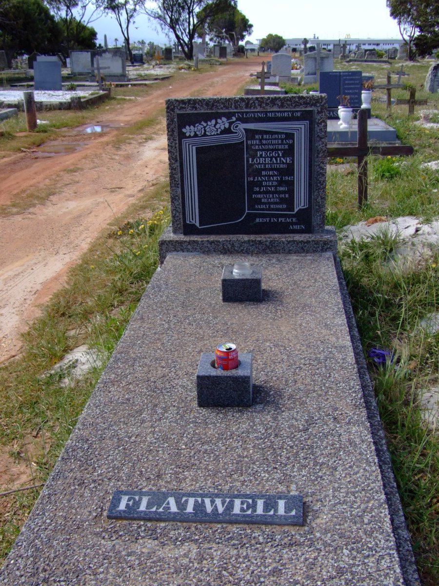 FLATWELL Peggy Lorraine nee RUITERS 1942-2001