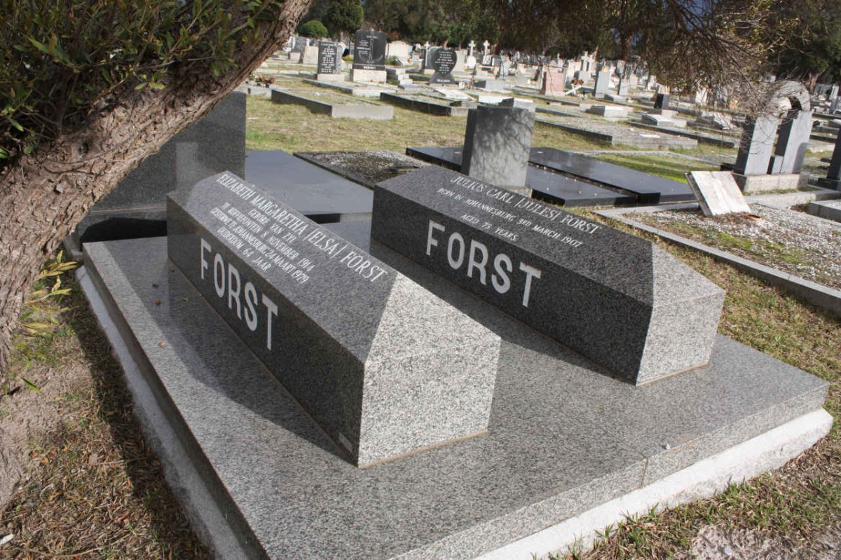 FORST Julius Carl 1907-1980 &amp; Elizabeth Margaretha VAN ZYL 1914-1979