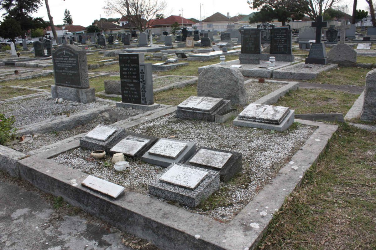FAMILY GRAVE