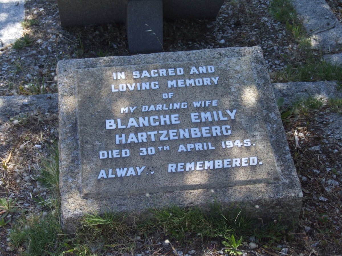 HARTZENBERG Blanche Emily -1945