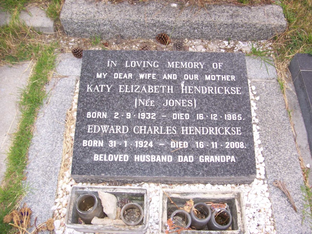 HENDRICKSE Edward Charles 1924-2008 &amp; Katy Elizabeth JONES 1932-1965