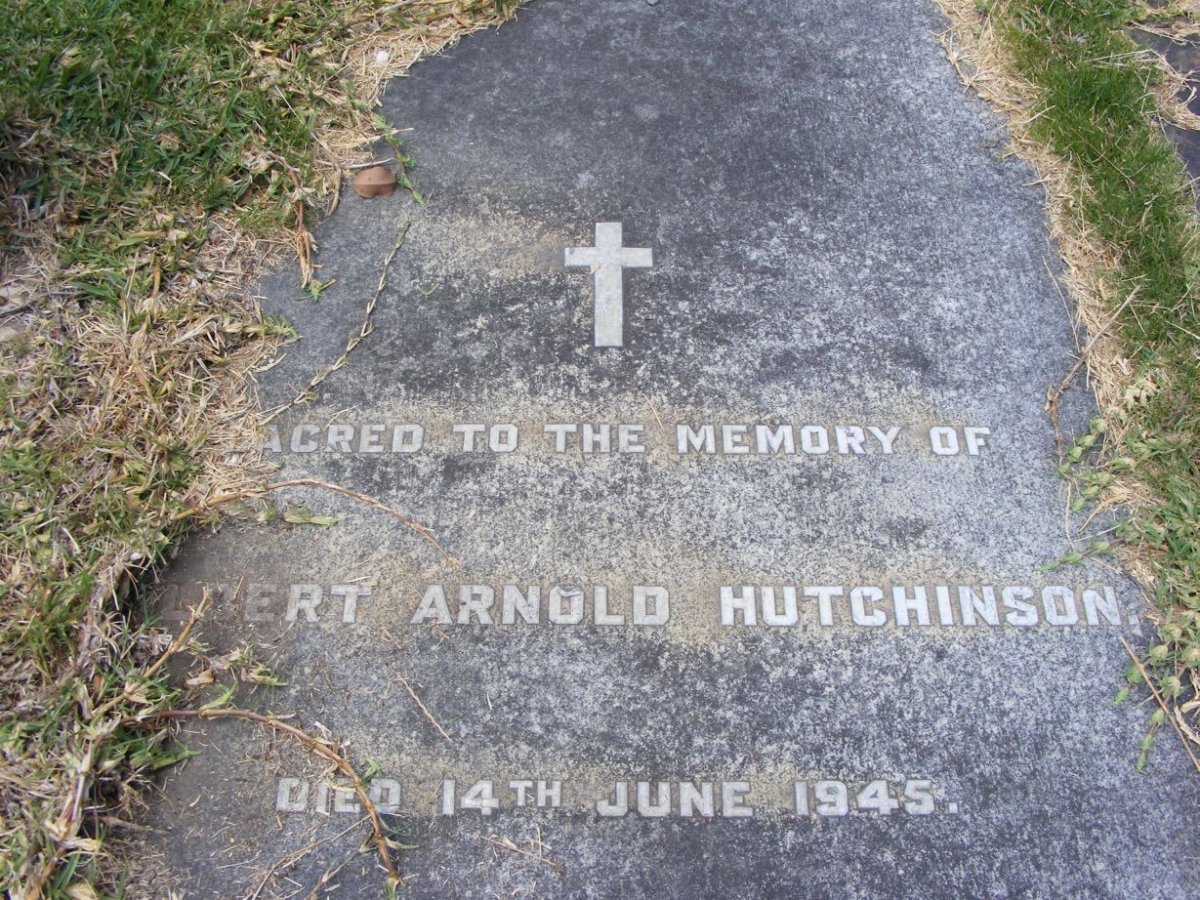 HUTCHINSON Gilbert Arnold -1945