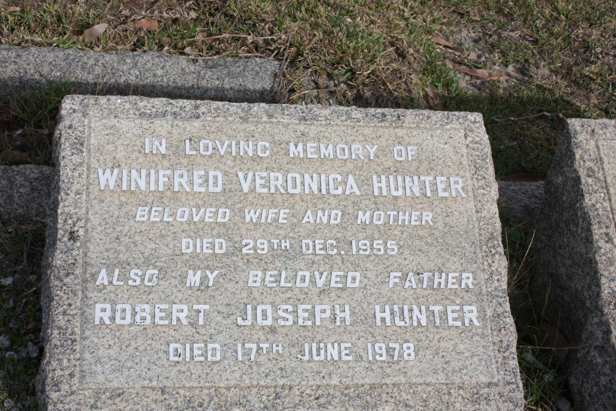 HUNTER Robert Joseph  -1978 &amp; Winifred Veronica  -1955
