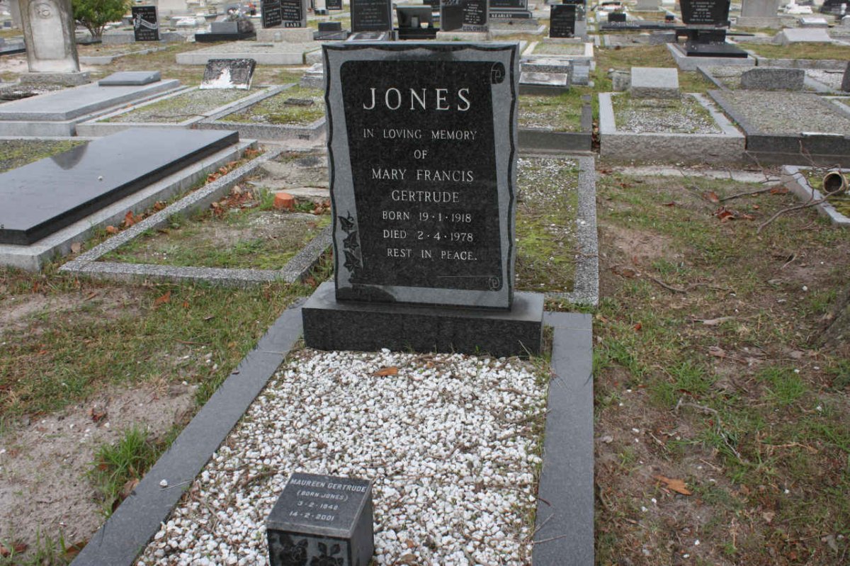 JONES Mary Francis Gertrude 1918-1978 :: JONES Maureen Gertrude 1942-2001