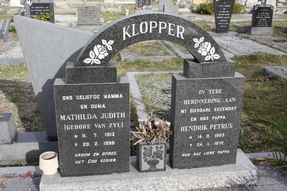 KLOPPER Hendrik Petrus 1903-1972 &amp; Mathilda Judith VAN ZYL 1913-1998
