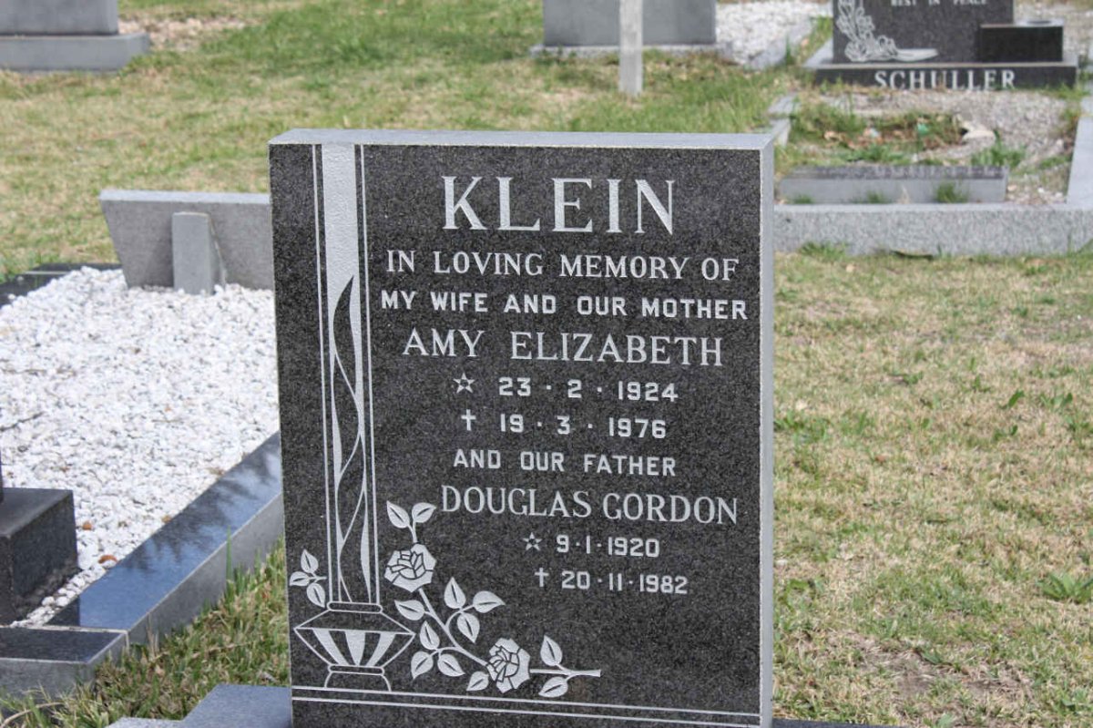 KLEIN Douglas Gordon 1920-1982 &amp; Amy Elizabeth 1924-1976