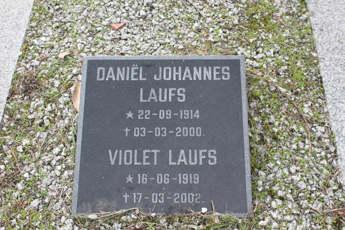 LAUFS Daniël Johannes 1914-2000 &amp; Violet 1919-2002