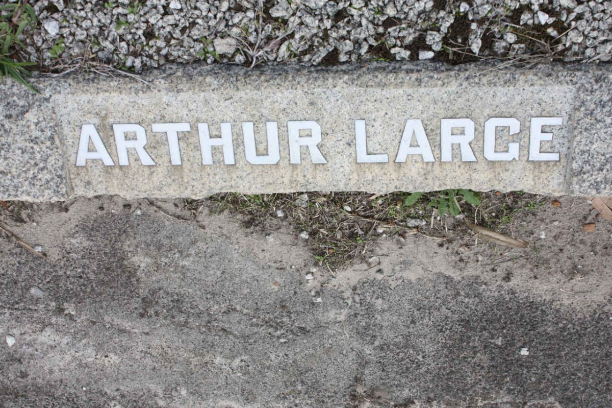 LARGE Arthur