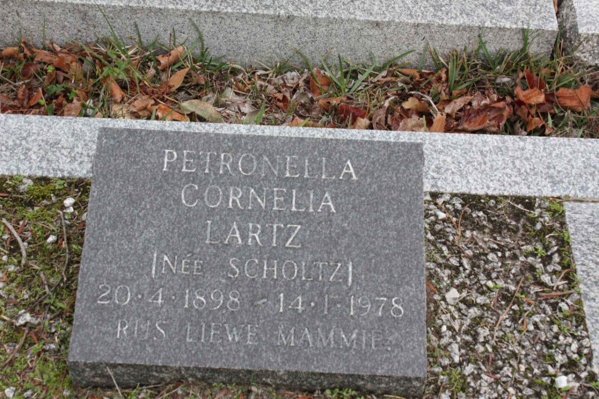 LARTZ Petronella Cornelia nee SCHOLTZ 1898-1978